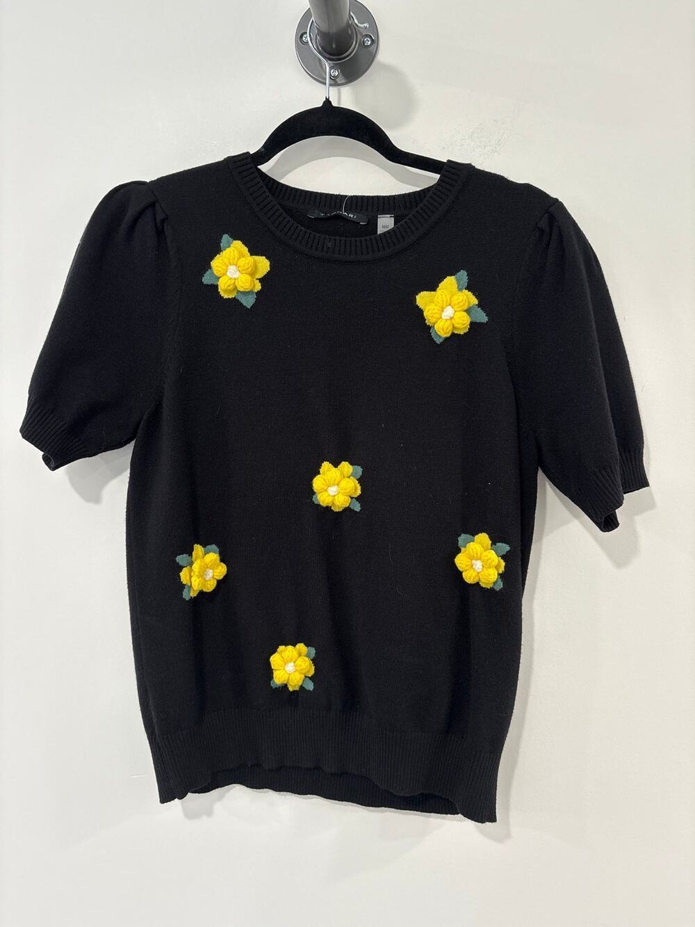 Tahari Black Floral Yellow Flower Applique Short Sleeve Sweater Size M